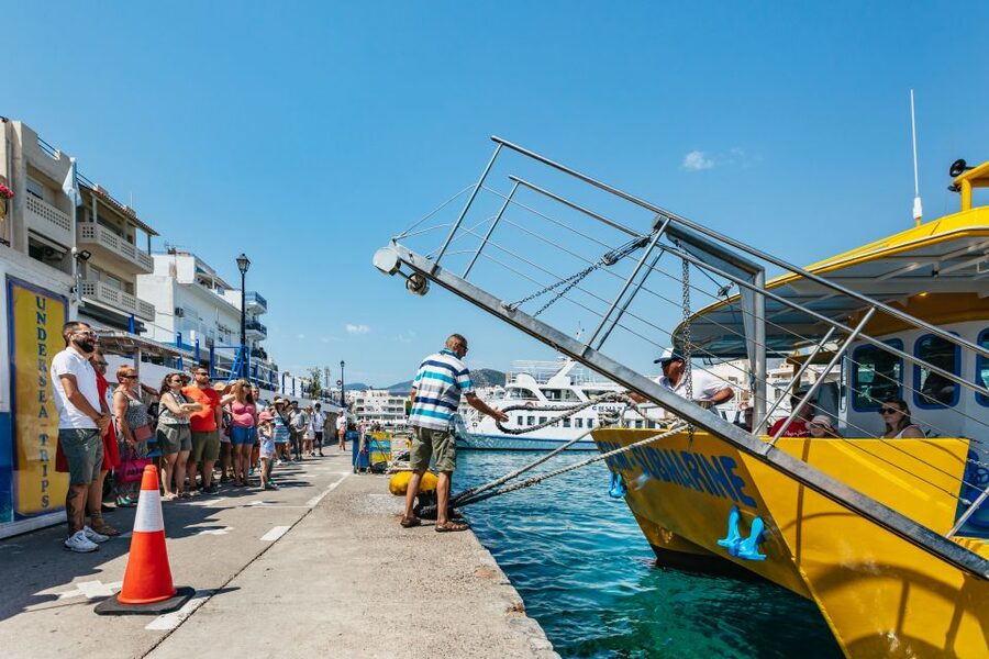 Agios Nikolaos: Semi-Submarine Cruise - The topside cruise: bay views, breeze, and the second half of the tour
