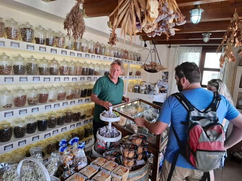 Chania: E-Bike City Highlights Tour - Armenis Knives New Generation: Watch craftsmanship, not a sales pitch