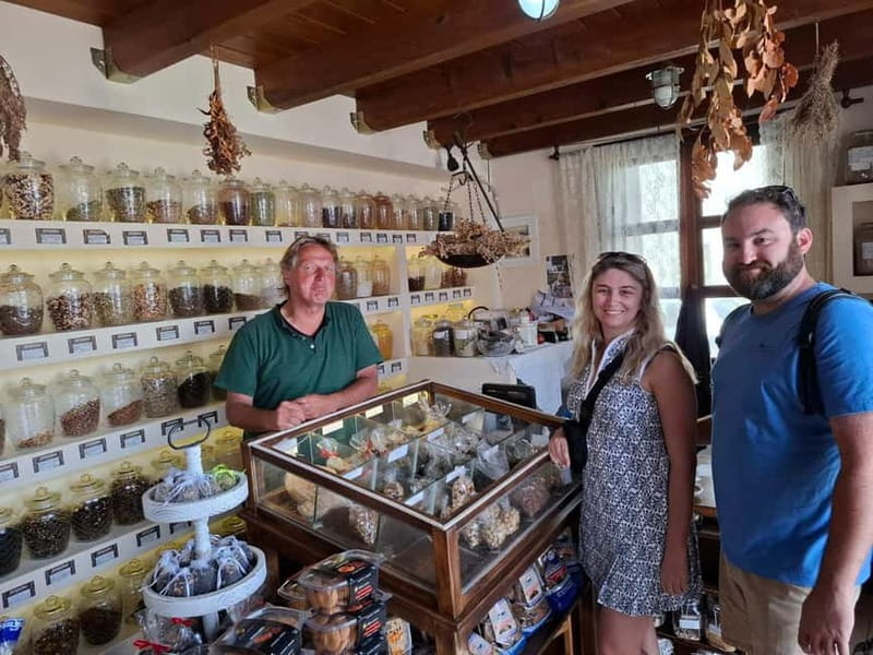 Chania: E-Bike City Highlights Tour - City Hall break and Old Harbor stories you can picture later