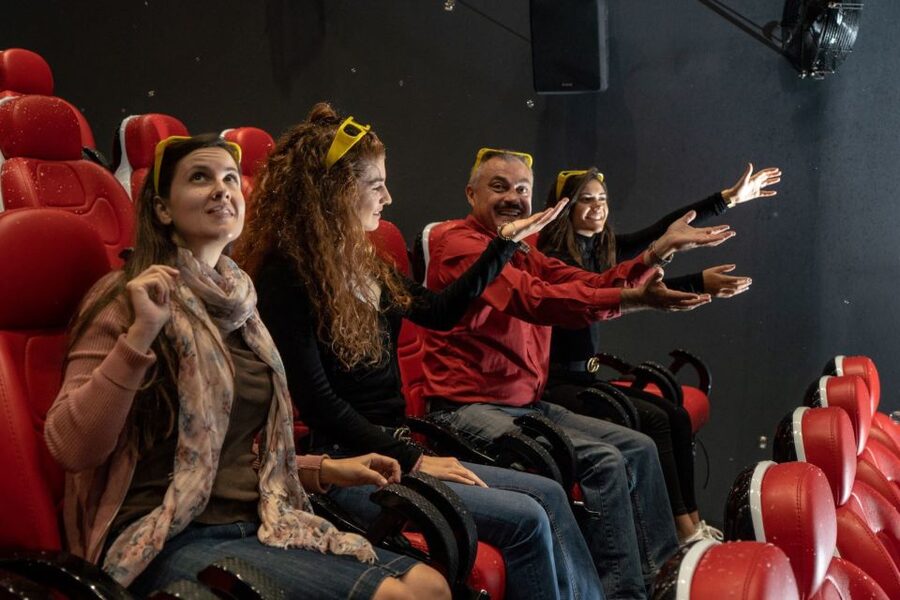 Chania: Minoan's World 9D Experience - Language and sound: 14-language headsets and an English Greek host
