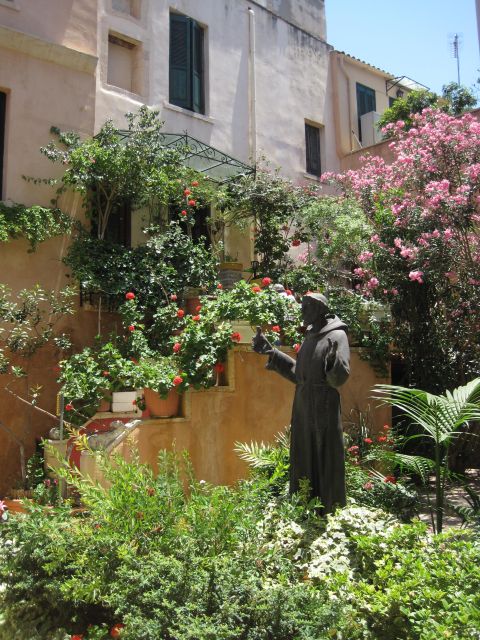 Chania Old City Walking Tour - Pace, summer heat, and what to pack