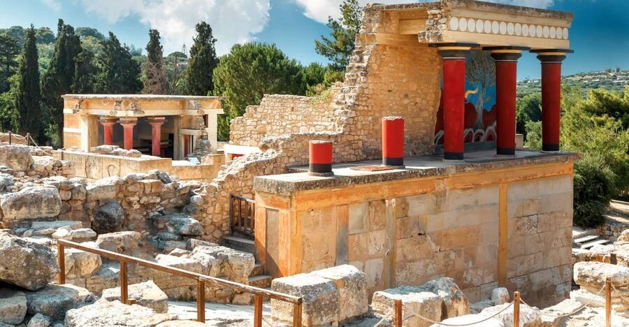 Chania/Rethymno: Knossos Palace & Heraklion City Tour - Entering the Palace of Knossos: Myths Meet Architecture