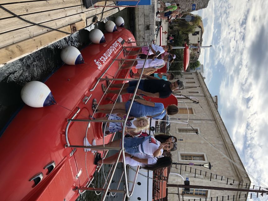 Chania: Semi-Submarine Boat Underwater Experience - The Captain’s Role: When The Boat Moves To Improve Your Chances