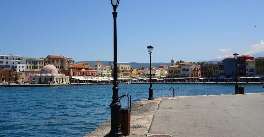 Crete:Day Trip to Rethymno City,Chania City and Kournas Lake - Getting Around: Pickup Zones and How the Day Feels on the Clock