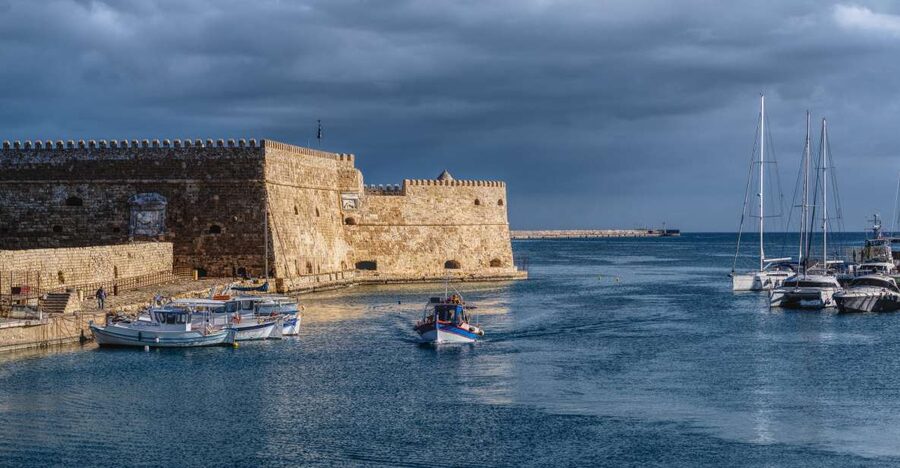 Crete: Heraklion Center, Local Market and Creta Aquarium - Cretaquarium first: the smart flow of this half-day plan