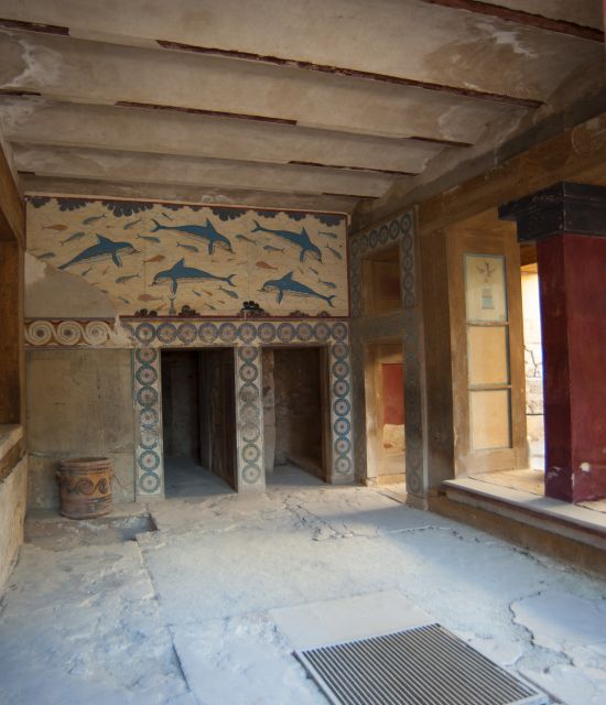 Crete: Knossos Palace and Museum Skip the line Guided tour - The Heraklion Archaeological Museum stop is where context clicks