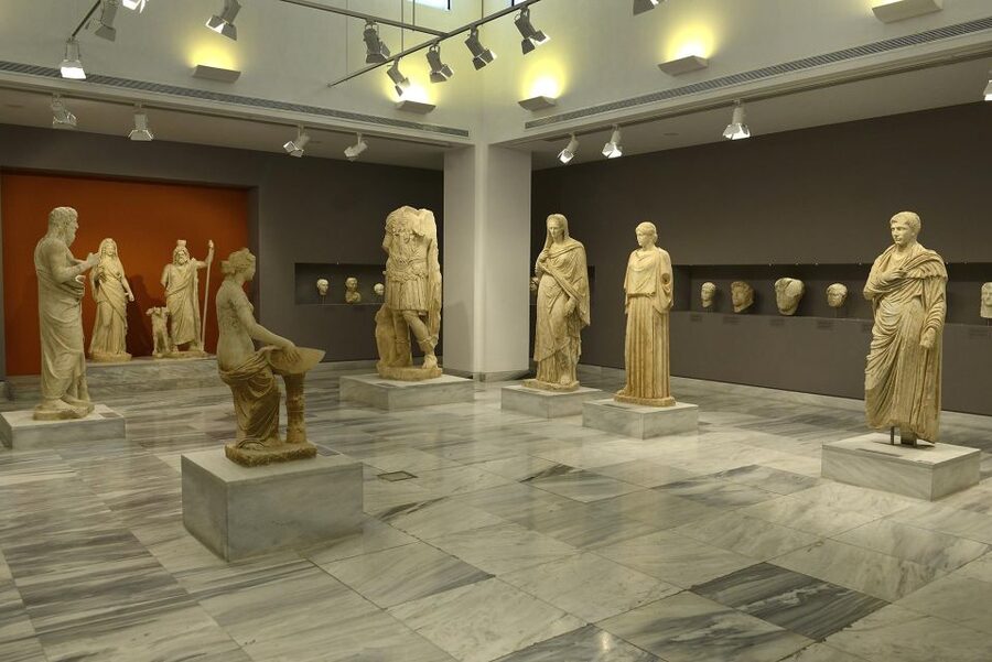 Crete: Knossos Palace, Archaeological Museum & Heraklion - Entering Knossos Palace: Skip the Wait, Follow the Myth