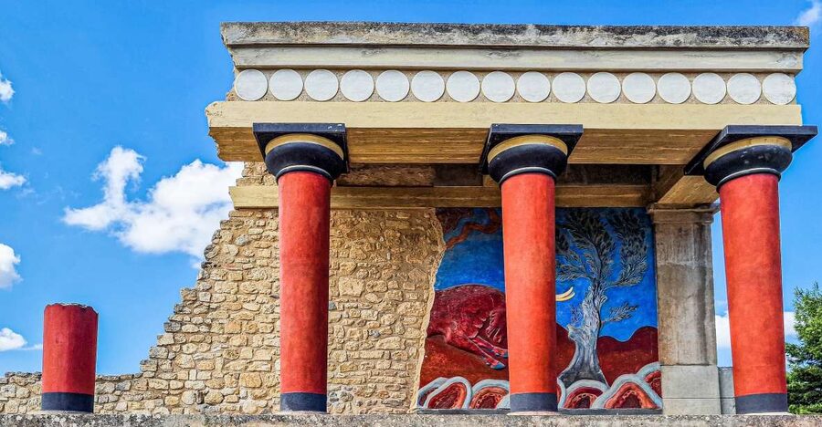 Crete: Knossos Palace, Heraklion City, Market Guided Tour - Knossos Palace: guided facts, photo time, and managing the intensity