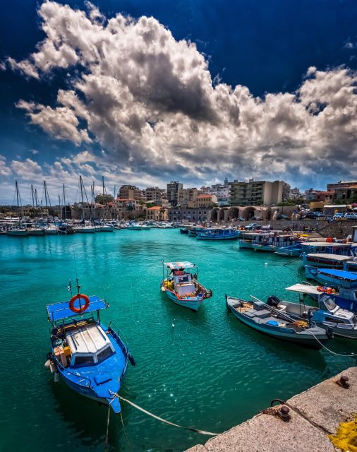 Crete: Knossos Palace & Heraklion City Tour - Heraklion old market, Lion Square coffee break, and museum option