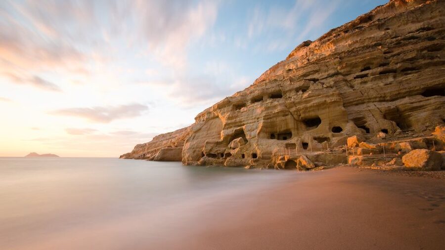 Crete: Matala Beach and Hippie caves, Red beach - Matala Beach: the 4-hour window that makes or breaks the day