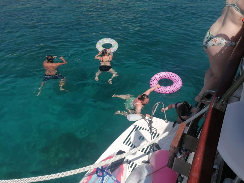 Crete: Snorkeling Boat Trip with Lunch and Transfer - What to bring for an easy, comfortable day