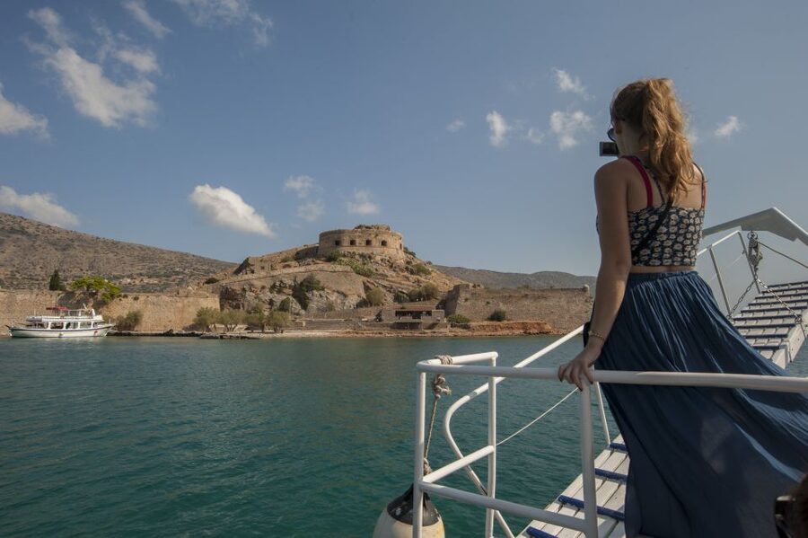 Crete: Spinalonga, Agios Nikolaos and Elounda with BBQ Lunch - The Elounda in-between moment: olive oil tasting in real life