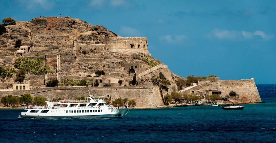 Crete: Spinalonga-Plaka-Agios Nikolaos Tour - Agios Nikolaos: lakefront strolling, shops, and an easy walk