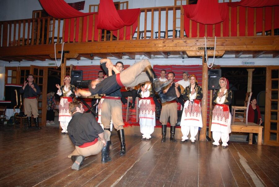 Crete: Traditional Dance Show and Buffet Dinner with Wine - Join the Dance Lesson: Learning Steps With a 2-Meter Band