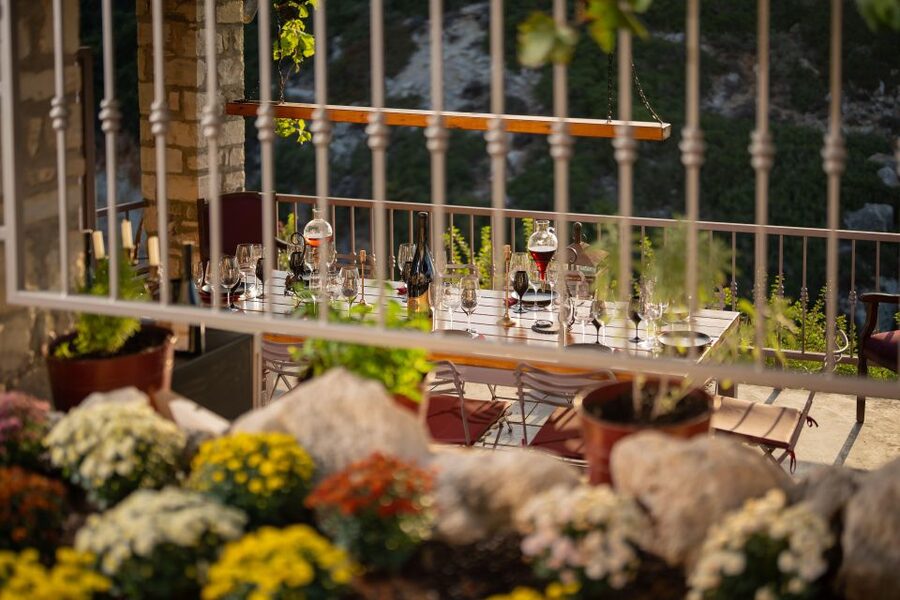 Crete: Unique Wine & Food Experience Inside a Cretan Gorge - How the Winemaking Lesson Fits the Meal