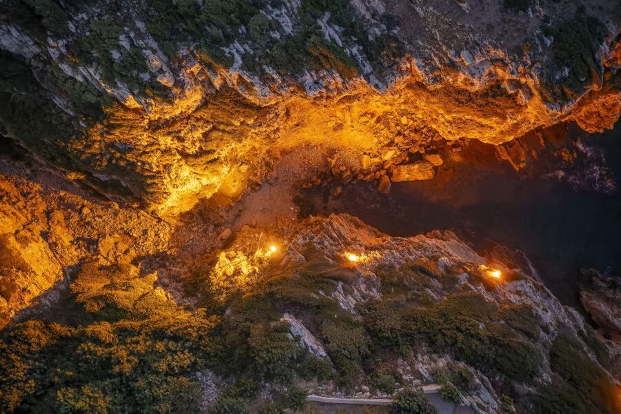 Crete: Unique Wine & Food Experience Inside a Cretan Gorge - Conversation, Community, and the Small Group Advantage