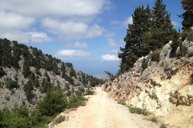 Explore the White Mountains of Crete - Stop 3 Zourva and the Mitato shepherd hut at 1,350 meters