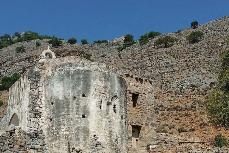 From Agia Galini/Matala: Samaria Gorge Hiking Tour - Guide energy and real-world pacing on the ground