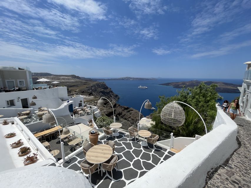 From Chania: Full-Day Trip to Santorini - Santorini by air-conditioned bus: what the guide actually gives you