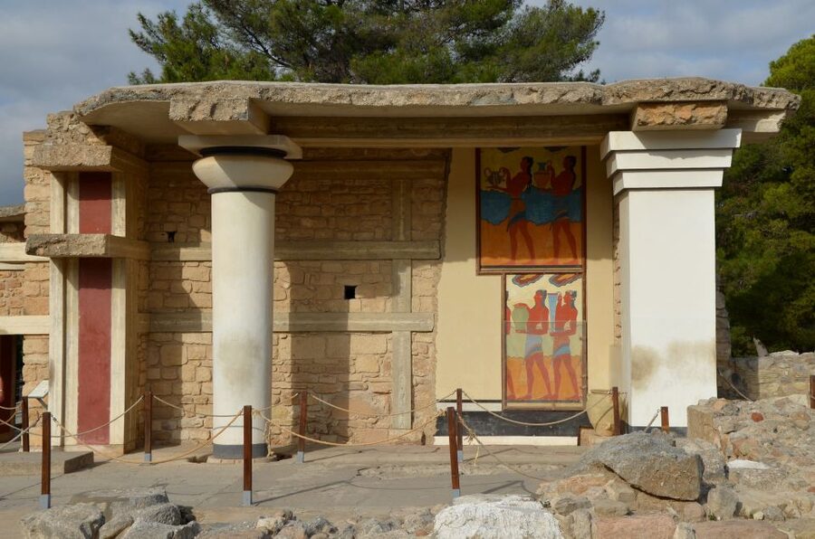 From Chania: Knossos Palace and Heraklion Full-Day Tour - The core idea: Minoan myths plus two smart history stops