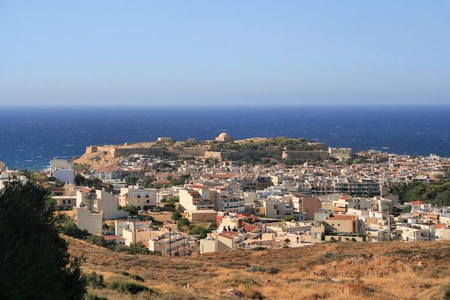 From Chania: Knossos Palace and Heraklion Full-Day Tour - Group size, audio, and how to get the best experience