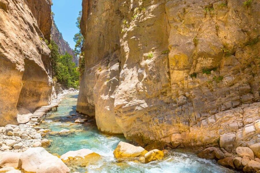 From Chania/Rethymno: Samariá Gorge Guided Hike with Pickup - Entering at the Wooden Staircase: First Steps, Optional Breakfast, and Real Terrain