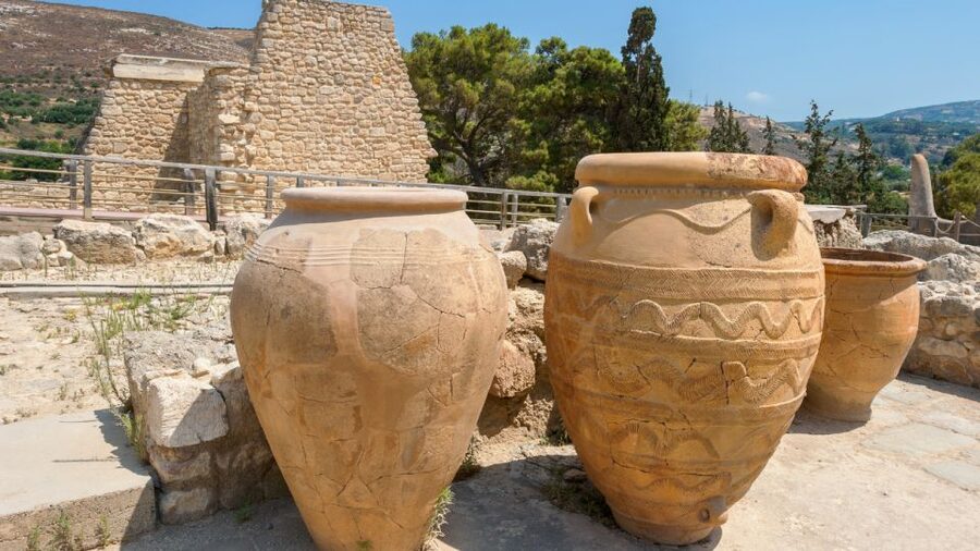 From Heraklion: Historical Center City Tour & Knossos Palace - Knossos Palace With Headsets and Shade, Not a Foggy Lecture