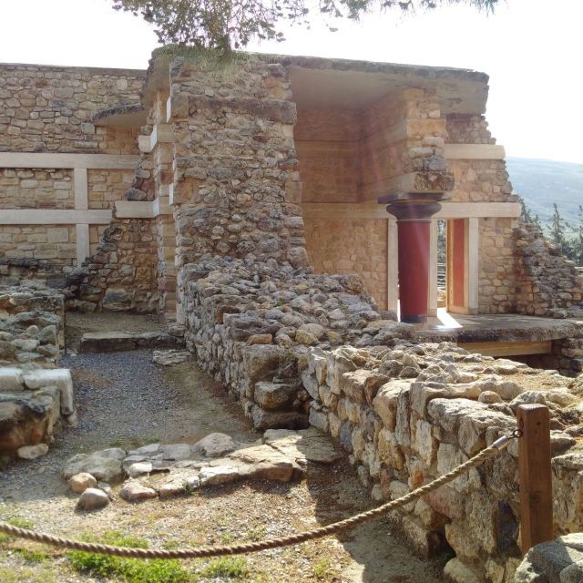 From Heraklion: Knossos Palace Entry Ticket and Private Tour - What to bring, and what to leave at home