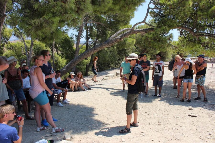 From Heraklion: South Crete Festos and Matala with Lunch - The bus ride to Phaistos: Messara vineyards and Ida Mountain views