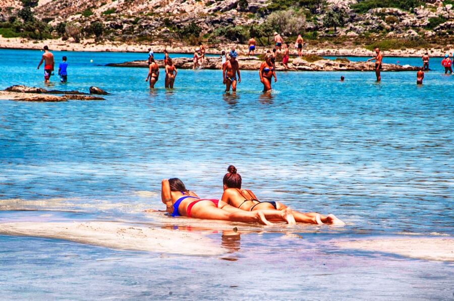 From Hersonissos: Elafonisi Pink Beach Day Trip in Crete - The early local café stop: use it to reset