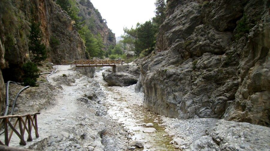 From Rethymno/Chania: Imbros Gorge Hike - Water, toilets, and the halfway refresh spot