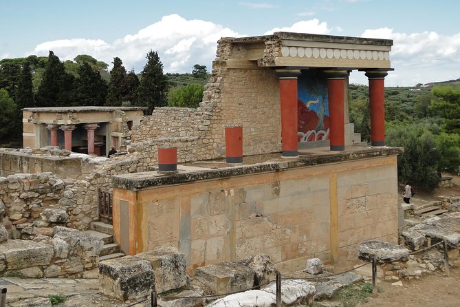 From Rethymno: Full-Day Knossos And Heraklion with free time - Knossos Palace Visit: 2 Hours, Uneven Ground, and What to Expect