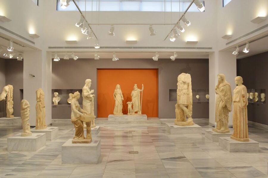 From Rethymno: Knossos Palace and Heraklion Guided Tour - Knossos Palace and Heraklion in One Day: What This Tour Does Well
