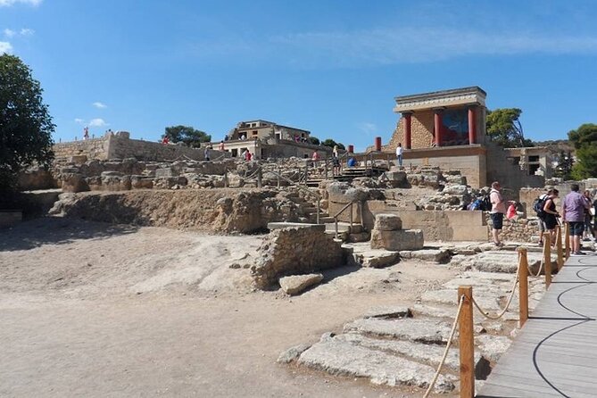Full-Day Knossos and Heraklion Tour from Chania and Rethymno - Palace of Knossos: Myth, Layout, and What the Guide Actually Does