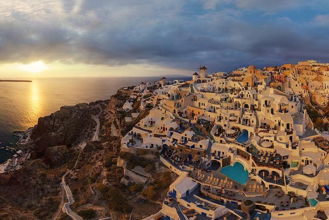 Full-Day Trip to Santorini island by Boat from Rethymno with Transfer your Hotel - The guide experience and group vibe: what to expect