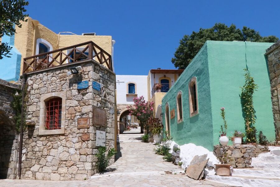 Heraklion Crete: Cretan and Greek Dance Lesson at Arolithos - FAQ