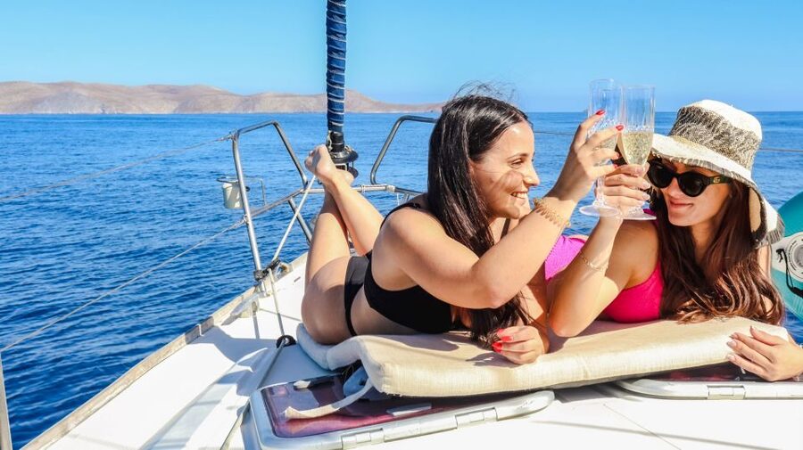 Heraklion: Dia Island Sailboat Cruise with Swimming and Meal - The return sail to Heraklion, especially at sunset