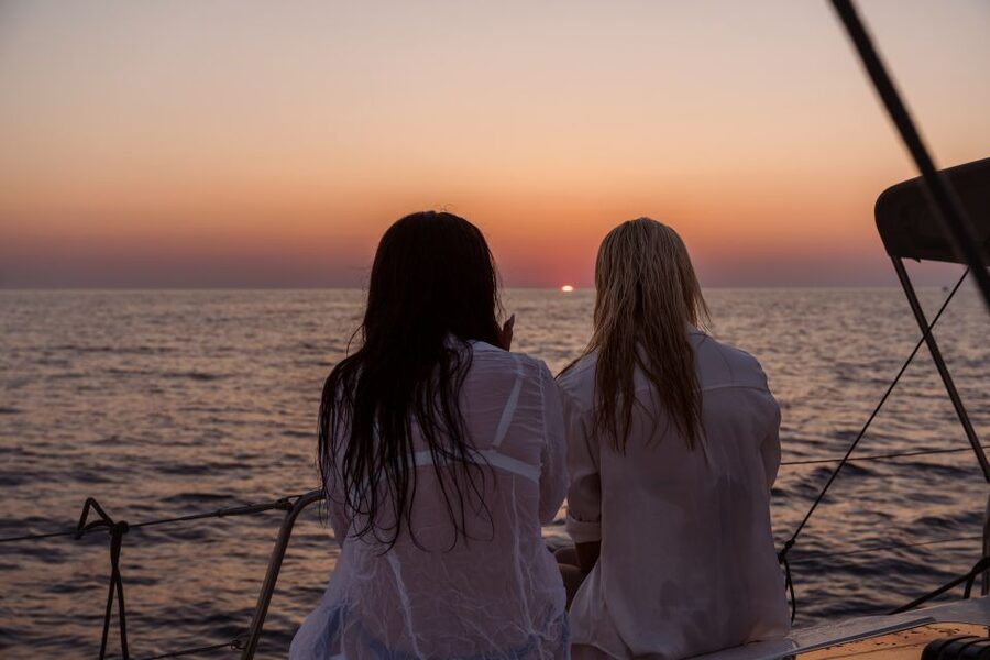 Heraklion: Dia Island Sailing Cruise with Snorkeling - Sailing Out of Heraklion: The Venetian Harbor Start You’ll Remember