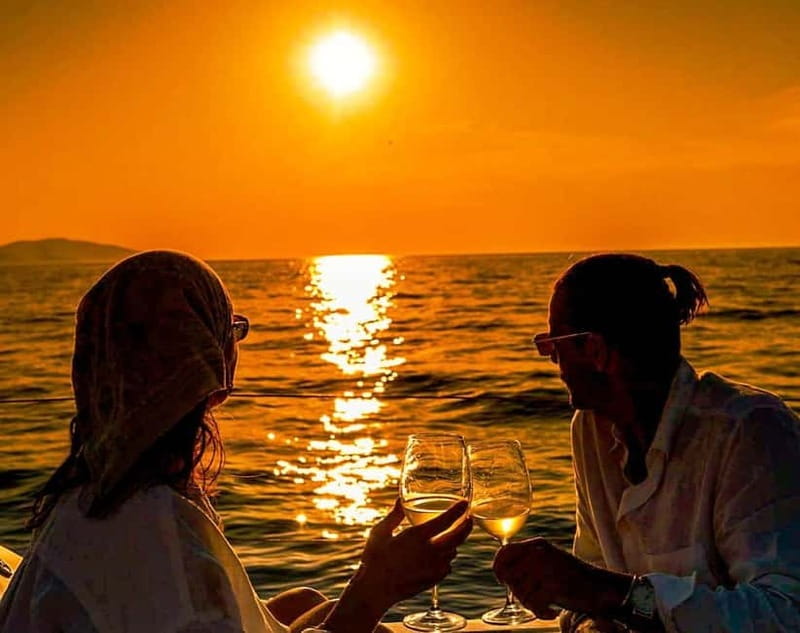 Heraklion: Dia Island Sunset Boat Tour with Dinner - Heraklion Port to Dia Island: how the day gets rolling