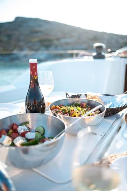Heraklion: Dia Island Sunset Boat Tour with Dinner - Sunset on the water: what you actually get (besides photos)