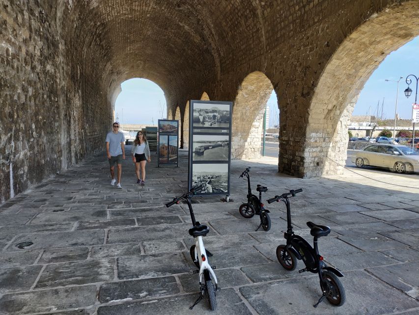 Heraklion: Ecobike Sightseeing Tour with Greek Meze - Platia Kornarou: quick landmark time, good for orientation
