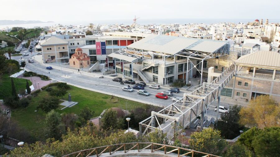 Heraklion: Family Zorba Treasure Hunt with Food Stop - Should you book Zorba the Greek: Heraklion Treasure Hunt and Food Stop?