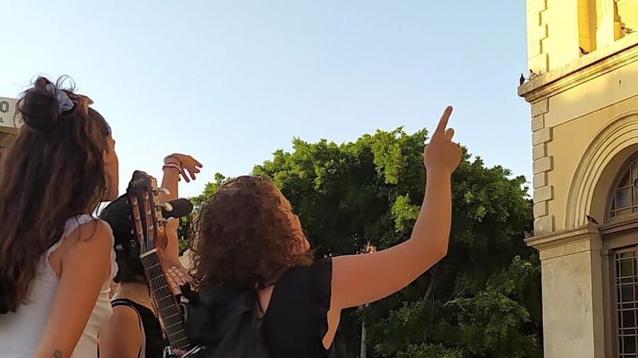 Heraklion: Family Zorba Treasure Hunt with Food Stop - Food stop details: kaltsounia, water, and how to plan your appetite