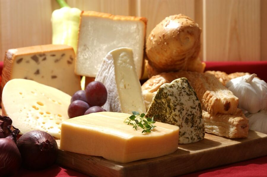 Heraklion: Food Tastings Walking Tour - Cheese Tasting Stop: Learn to Spot the Best Cretan Options