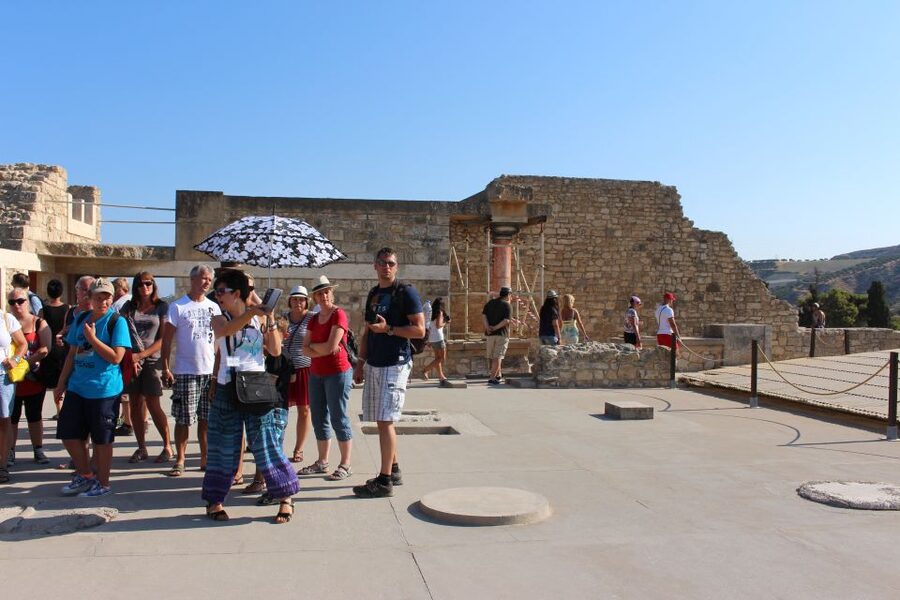 Heraklion, Knossos & Minoan Culture Show - A 10-Hour Day That Balances Ruins, Town, and Performance