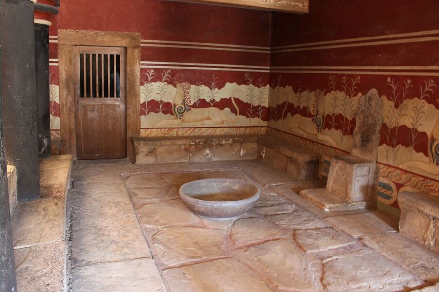 Heraklion, Knossos & Minoan Culture Show - Knossos Palace: What You’re Really Seeing Under the Myth