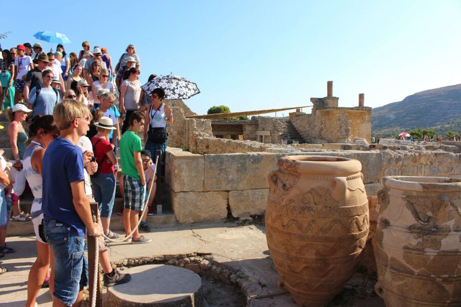 Heraklion, Knossos & Minoan Culture Show - Food, Timing, and What to Do If You Need a Real Meal