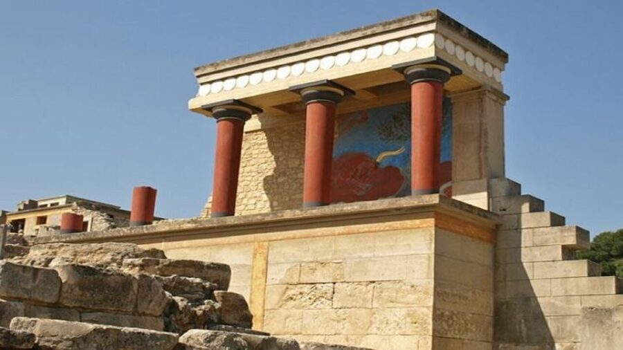 Heraklion: Knossos Palace Guided Tour Half Day - How the palace worked: storerooms, clay containers, and the theater