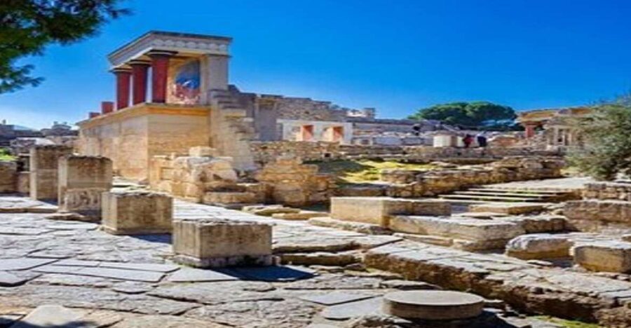 Heraklion: Knossos Palace Guided Tour Half Day - Knossos Palace: the scale (and the height) that makes it hard to picture