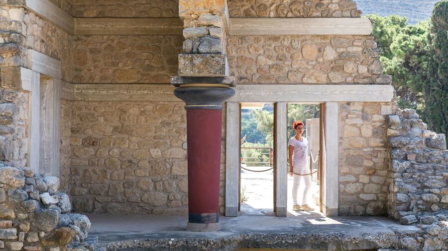 Heraklion: Knossos Private Guided Tour & Skip-the-Line Entry - Pasiphae and the Dolphin Apartment, Where Myth Meets Art Details
